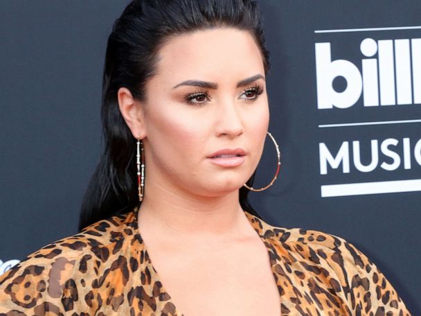 Bullied celebrities and their advices - Get to know more about how to deal with bullies